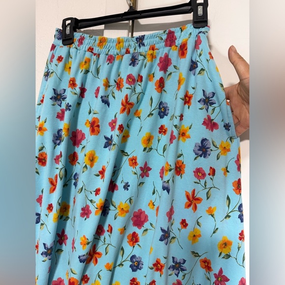 Talbots Floral Top with skirts Multicolor floral Blooms size M - Picture 9 of 9